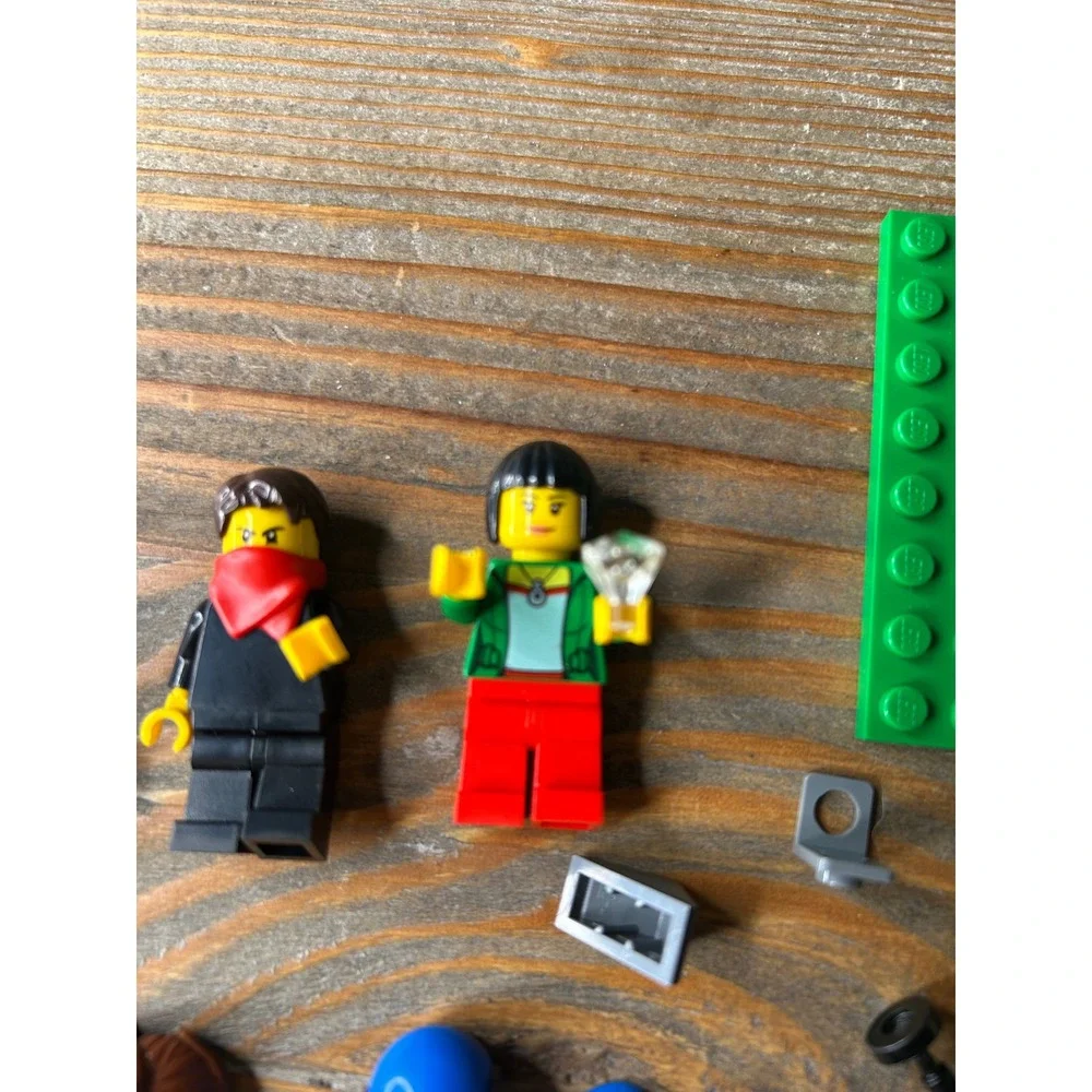LEGO Minifigures‎ Lot of 3 Police, Robber, Girl with Diamond people